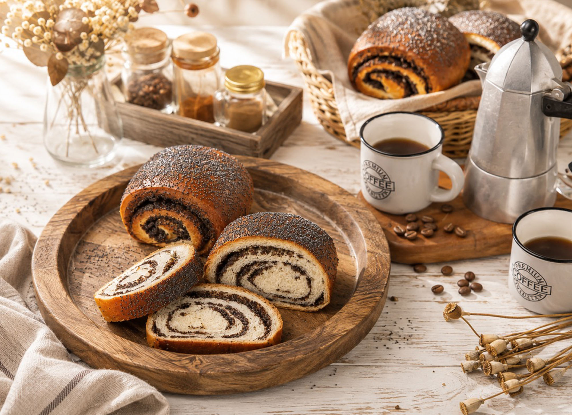 Булочка с маком